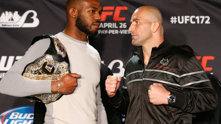 Jon Jones e Glover Teixeira, em Baltimore, antes do UFC 172