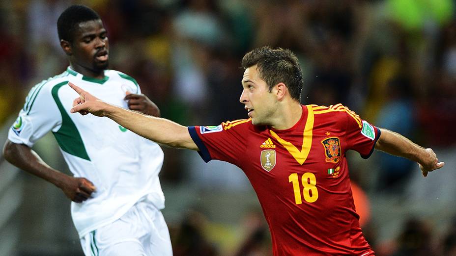 Jogador Jordi Alba, da Espanha, comemora gol contra a Nigéria, pela Copa das Confederações, em Fortaleza