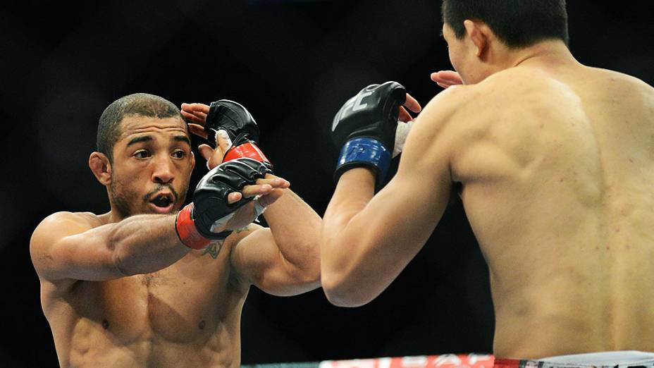 O brasileiro José Aldo vence o coreano Chan Sung Jung no Ultimate Fighting que volta ao Rio de Janeiro (RJ), para o evento UFC 163, ou simplesmente UFC Rio 4