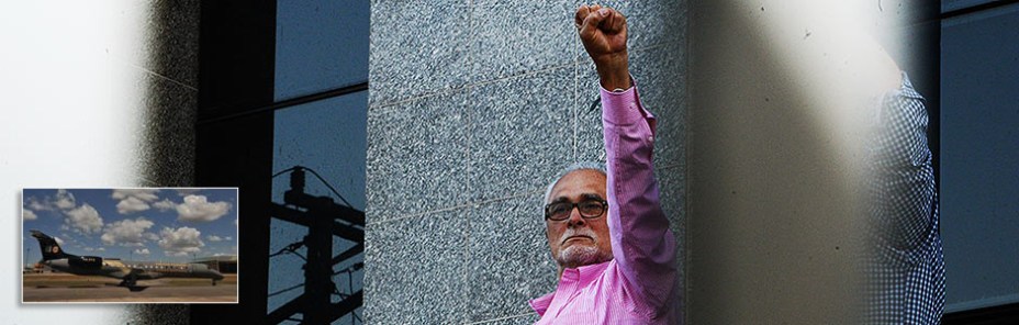 José Genoino se entrega na sede da Polícia Federal, em São Paulo