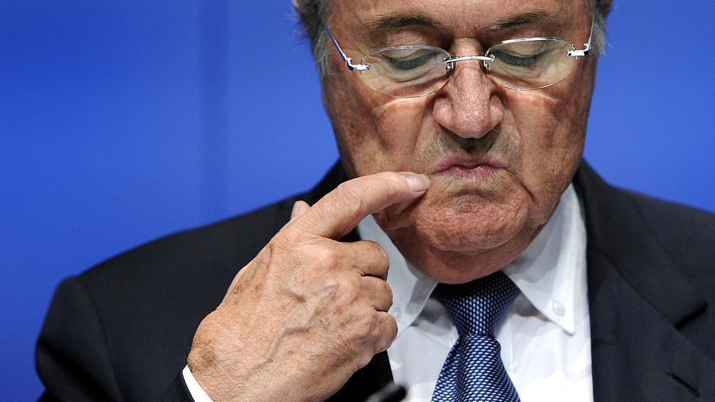 O presidente da Fifa, Joseph Blatter, na entrevista coletiva em que comentou as denúncias de corrupção contra a entidade, em Zurique, na Suíça