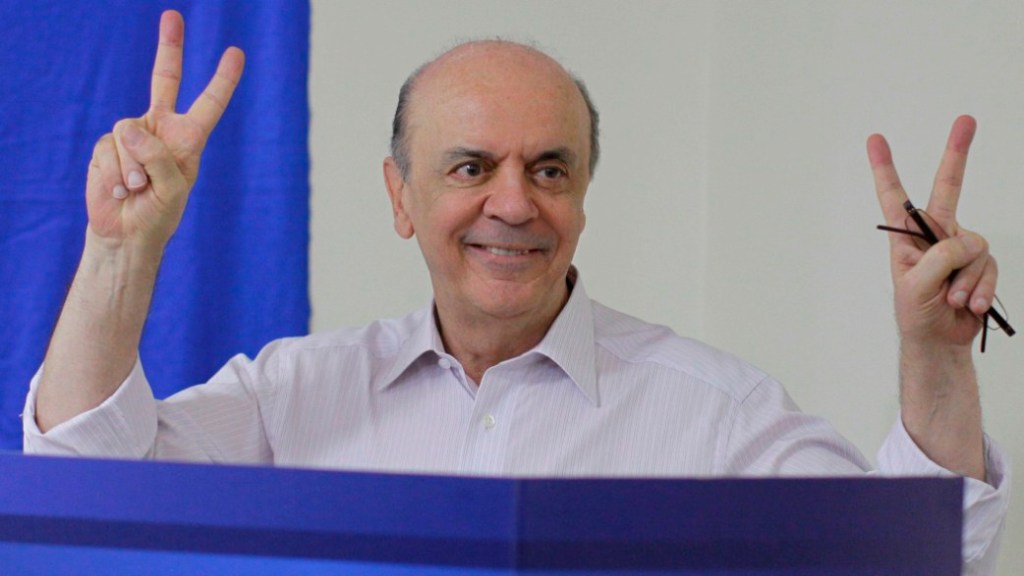 José Serra vota em prévia que decidirá o candidato do PSDB à prefeitura de São Paulo