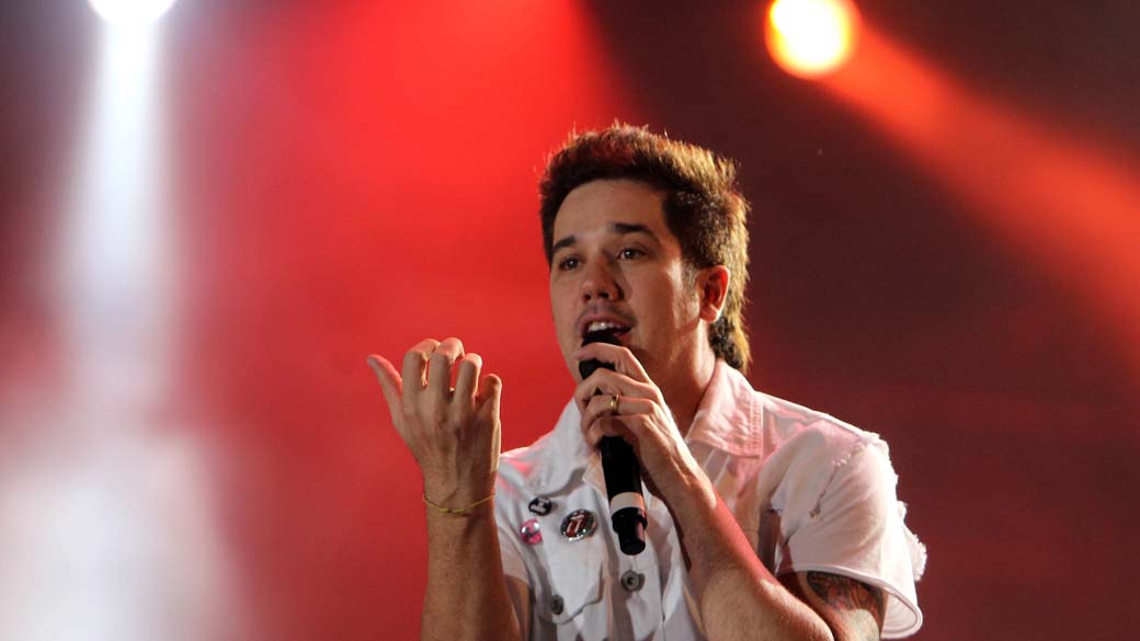 Rogério Flausino, do Jota Quest, durante o show no palco Mundo, no quinto dia do Rock in Rio, em 30/09/2011