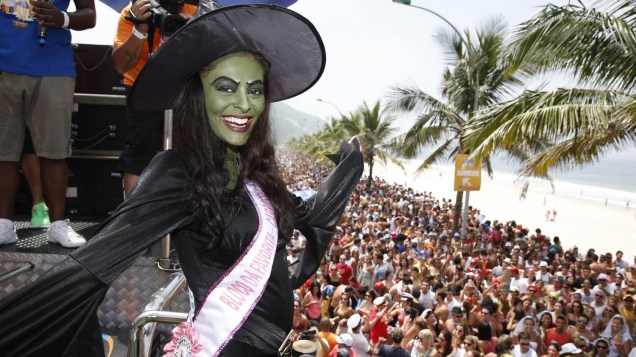 Juliana Paes escolhe fantasia inusitada para o Carnaval, no Rio de Janeiro