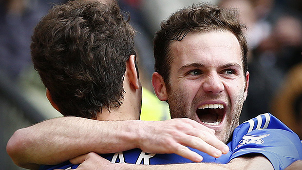 Juan Mata, do Chelsea, comemora gol contra o Manchester