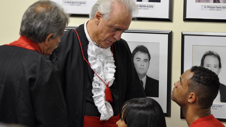 Goleiro Bruno na sala de audiência do Fórum de Contagem, Minas Gerais durante o julgamento sobre o assassinato de Eliza Samudio