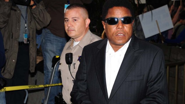 Tito Jackson chega para o primeiro dia do julgamento do médico Conrad Murray, pela morte de Michael Jackson, em Los Angeles