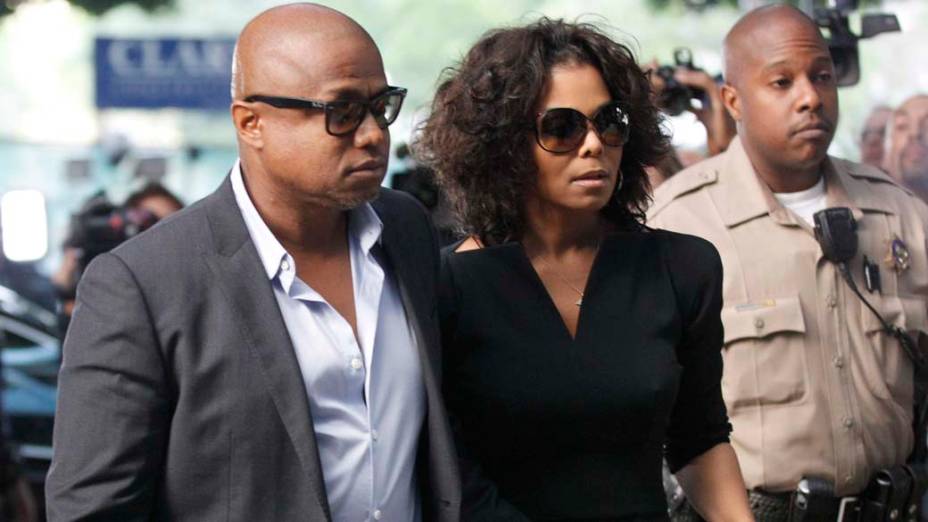 Randy e Janet Jackson chegam para o primeiro dia do julgamento do médico Conrad Murray, pela morte de Michael Jackson, em Los Angeles