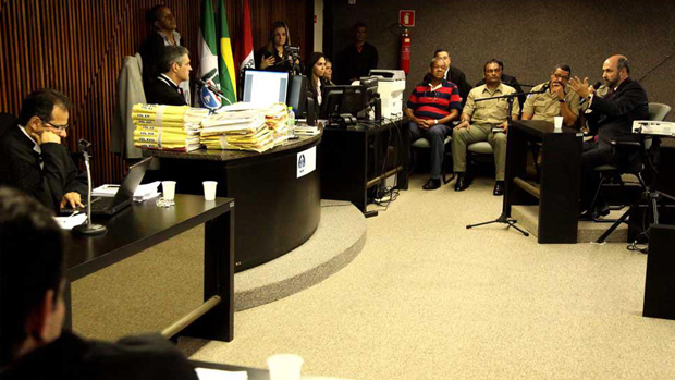 Irmão de PC, Augusto Farias presta depoimento perante o júri