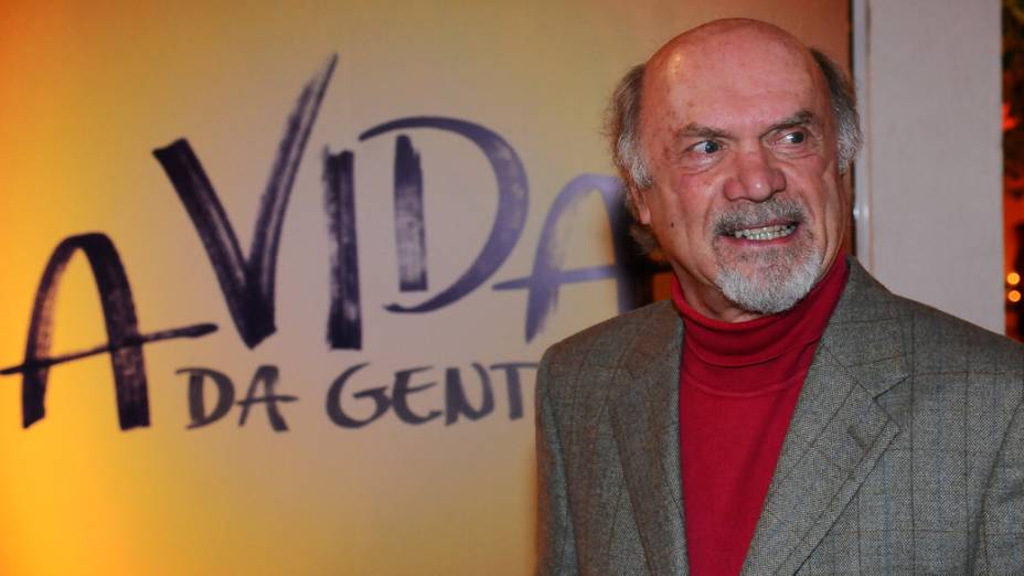 Julio Medaglia durante a festa de lançamento da novela "A vida da gente"
