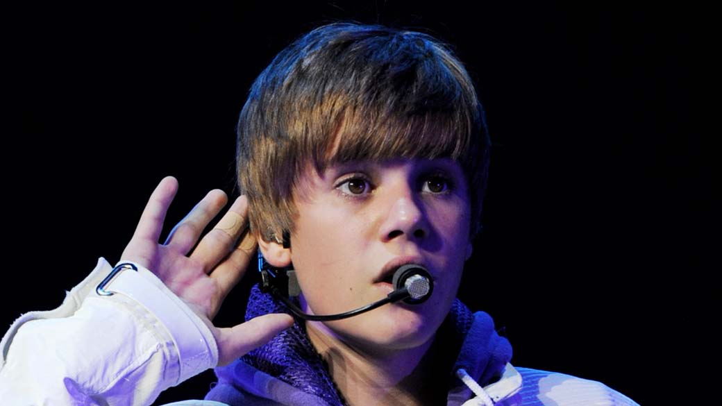 Justin Bieber se apresenta no Staples Center em Los Angeles, Califórnia