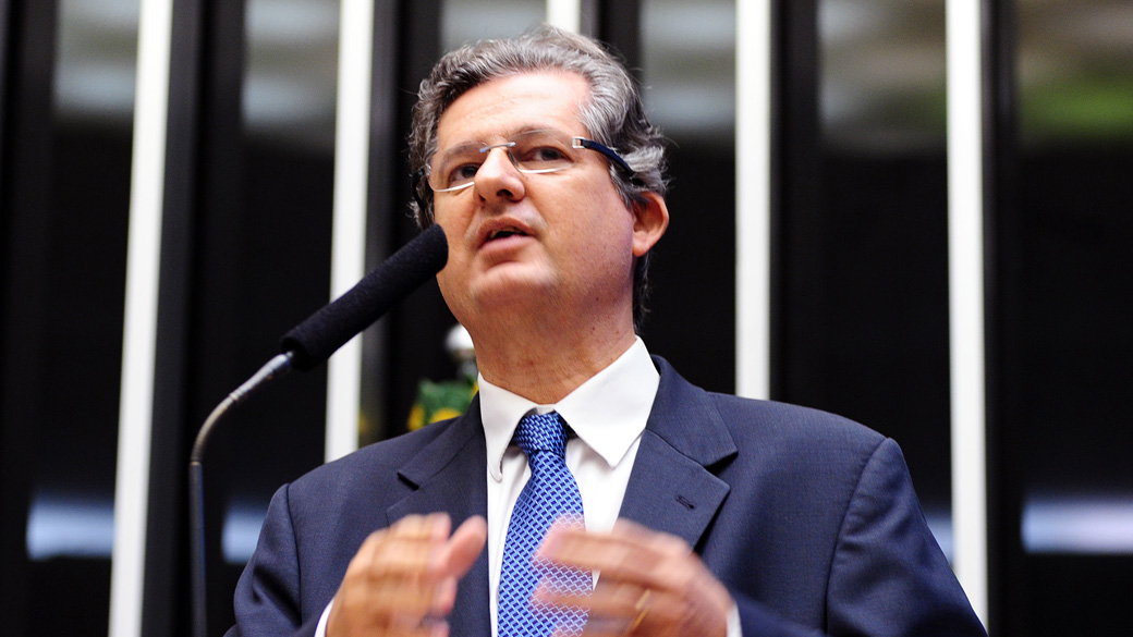 Deputado Jutahy Júnior (PSDB-BA) é cotado para assumir o comando da Câmara em um eventual governo Temer