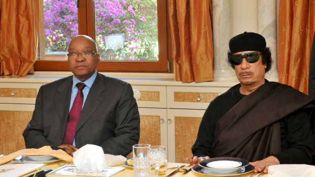 Kadafi e Zuma se reúnem em Trípoli para negociações de paz