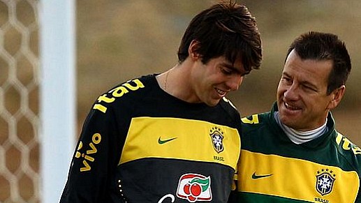 Kaká e Dunga, durante treinamento na África do Sul
