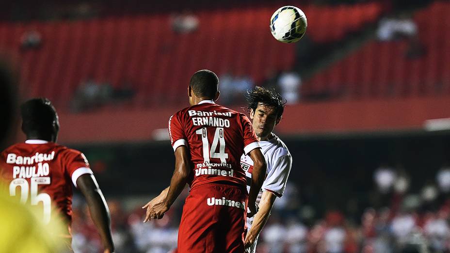 O jogador Kaká do São Paulo durante partida contra o Internacional (RS), no estádio do Morumbi, em São Paulo, em jogo antecipado da 35ª rodada do Brasileirão 2014