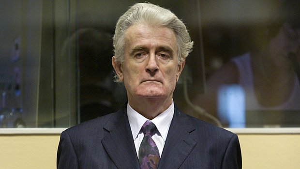 Ex-dirigente sérvio da Bósnia Radovan Karadzic enfrenta a justiça