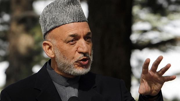 Hamid Karzai, presidente do Afeganistão, estaria desesperado para negociar com os talibãs a qualquer custo, segundo Saleh