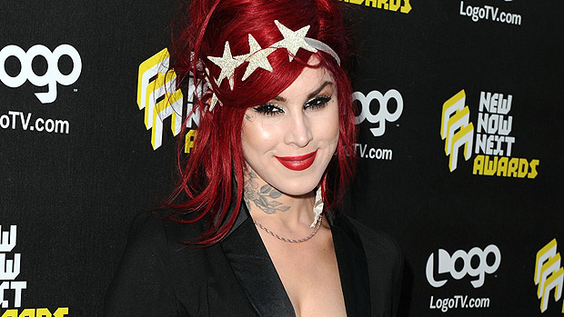 A tatuadora Kat Von D (620)