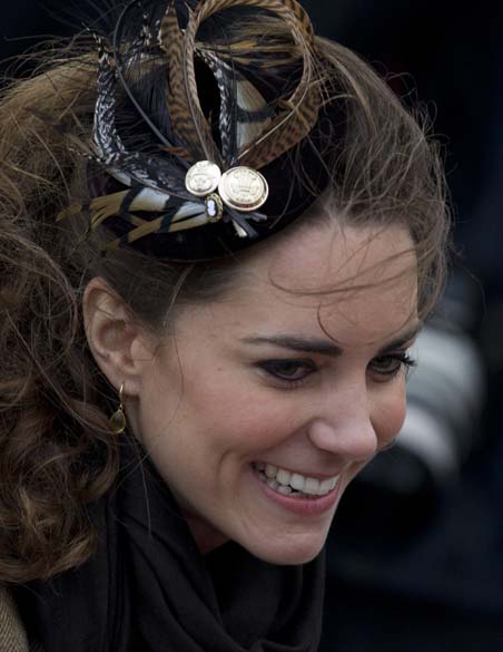 Em fevereiro de 2011, no primeiro compromisso oficial no País de Gales, após anúncio do casamento com príncipe William