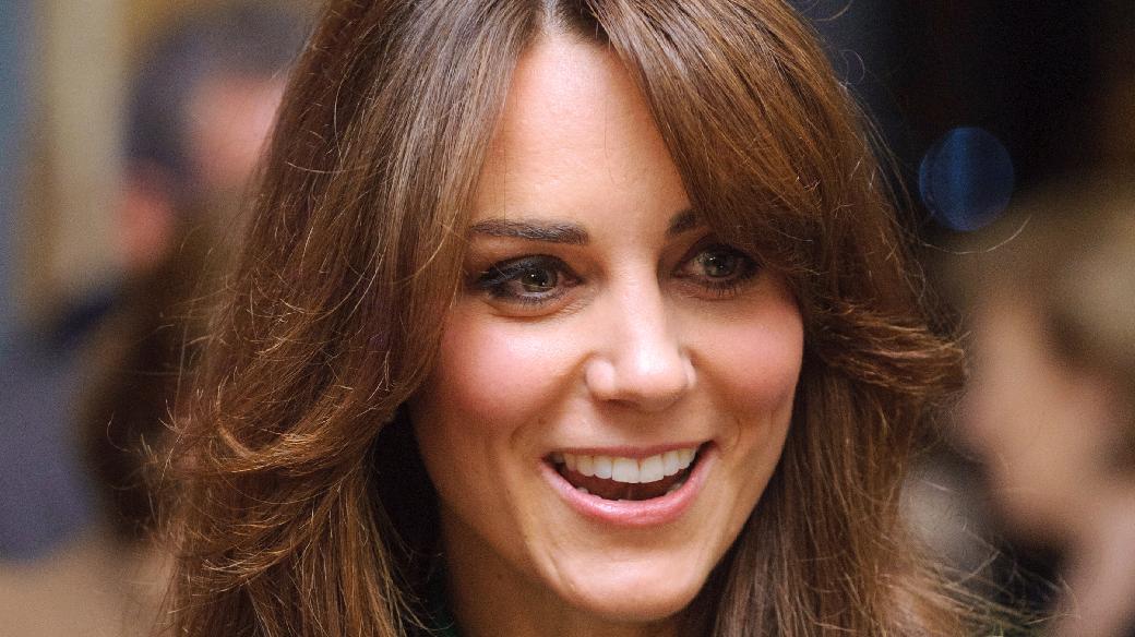 Kate Middleton exibe novo corte de cabelo