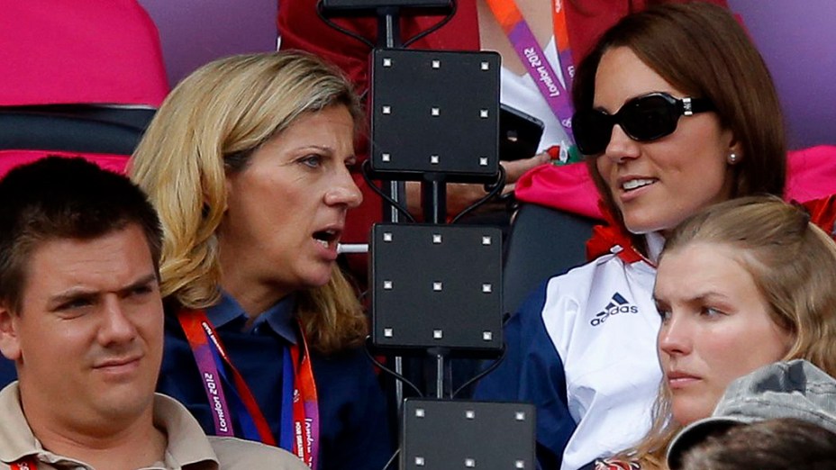 A Duquesa de Cambridge, Kate Middleton durante competição de atletismo no estádio Olímpico de Londres
