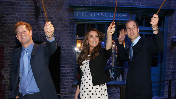 Príncipe Harry, Kate Middleton e William nos estúdios Warner Bros