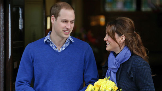 Kate Middleton deixa hospital com o marido, o príncipe William