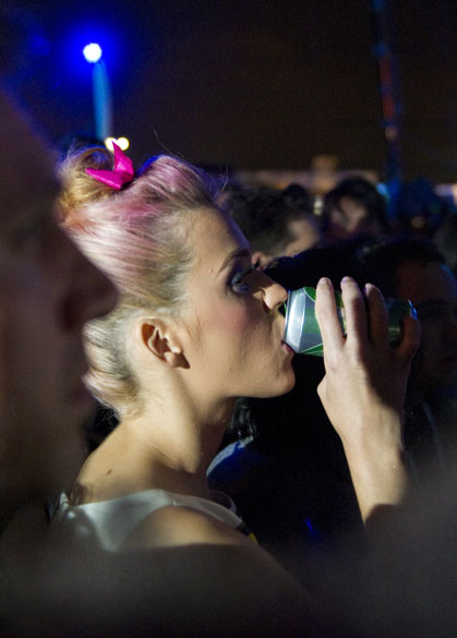 Katy Perry durante o show de Rihanna no palco Mundo, no primeiro dia do Rock in Rio, em 23/09/2011