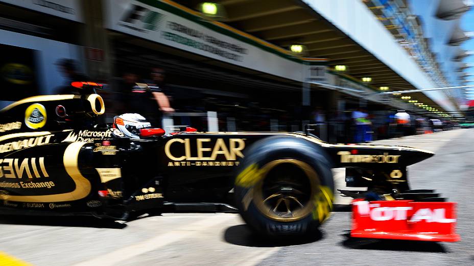 Kimi Raikkonen durante o primeiro treino livre do GP Brasil, nesta sexta-feira em Interlagos