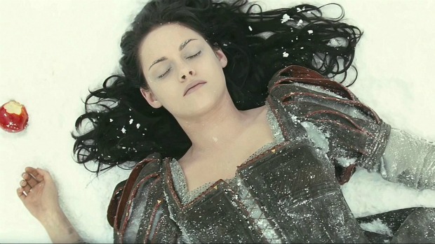 Kristen Stewart como Branca de Neve no longa 'Branca de Neve e o Caçador'