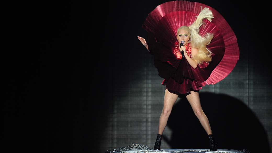 Lady Gaga no MTV Europe Music Awards, na Grã-Bretanha