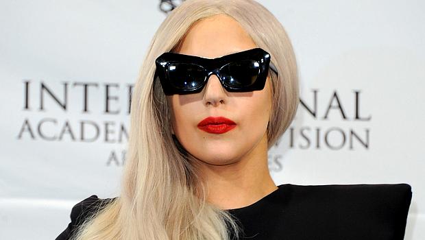 Lady Gaga milita pelos direitos dos homossexuais e criou uma fundação anti-bullying