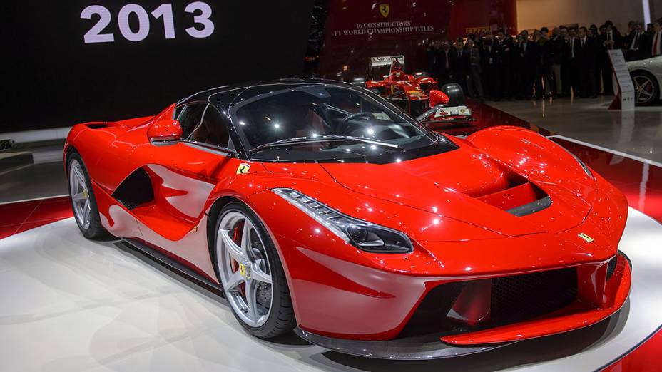 A Ferrari apresentou no Salão de Genebra a LaFerrari, seu primeiro modelo híbrido