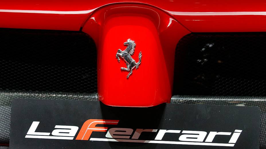 A Ferrari apresentou nesta terça-feira (05) em Genebra, na Suíça, seu primeiro modelo híbrido