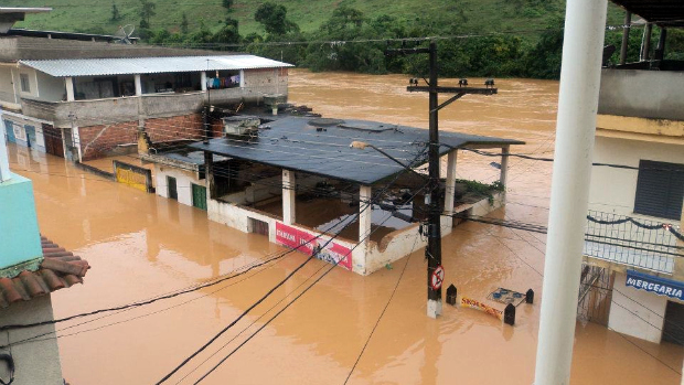 Laje do Muriaé tem 2 mil pessoas desalojadas