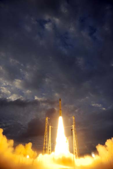 Lançamento do foguete Vega no Centro Espacial de Kourou, Guiana Francesa