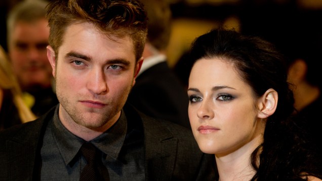 Robert Pattinson e Kristen Stewart na première do filme A Saga Crepúsculo: Amanhecer - Parte 1, em Londres