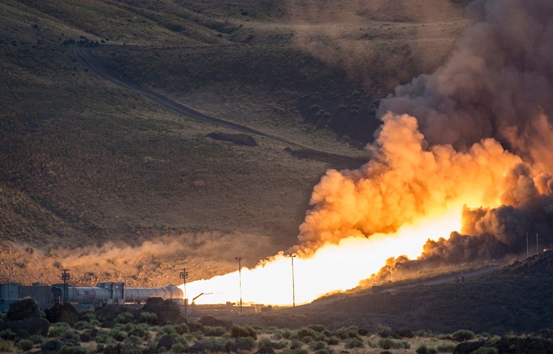 NASA faz teste de propulsão e lançamento em foguete que será enviado a Marte