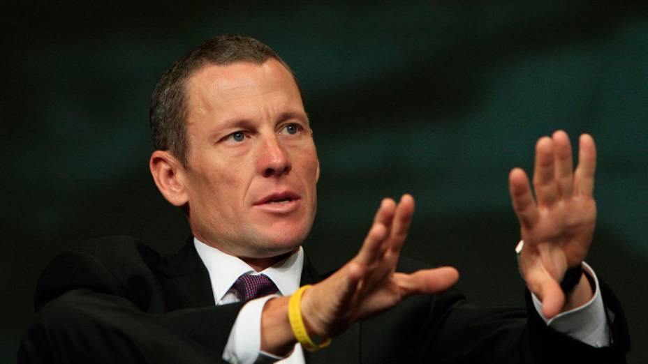 Sete vezes campeão do Tour de France, Lance Armstrong lança o Global Cancer Summit, organizada pela sua Fundação Livestrong