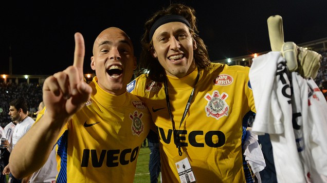 Jogadores comemoram a conquista corintiana na Libertadores da América após vitória sobre o Boca