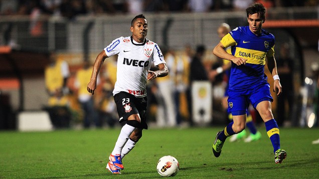 Lance da partida entre Corinthians e Boca Juniors