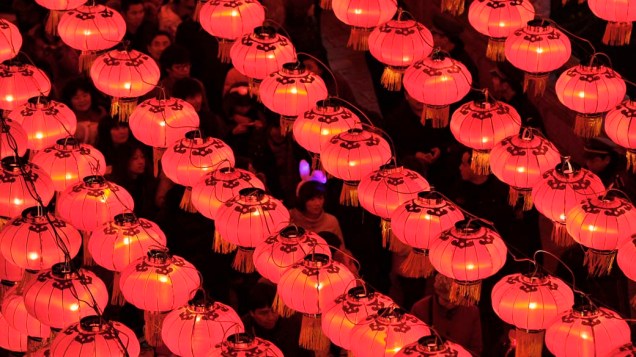Celebração do Festival das Lanternas no Templo de Confúcio em Nanjing, China