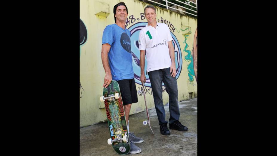 Bob Burnquist e Tony Hawk na rocinha, durante o Prêmio Laureus de Esporte