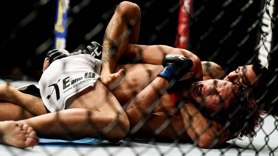 Leandro Issa (BRA) finalizou Ulka Sasaki (JAP) no UFC Barueri, neste sabado (20)