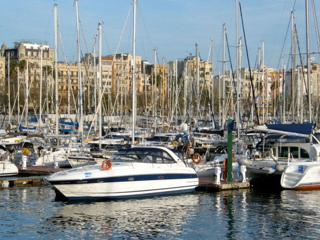 Port Olímpic, em Barcelona, área revitalizada graças à Olimpíada de 1992 Port Olímpic, em Barcelona, área revitalizada graças à Olimpíada de 1992