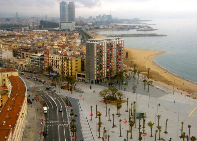 Port Olímpic, em Barcelona, área revitalizada graças à Olimpíada de 1992 Port Olímpic, em Barcelona, área revitalizada graças à Olimpíada de 1992