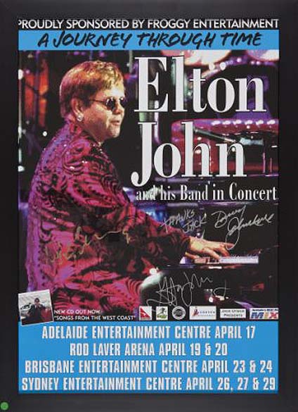 Poster de show de Elton John e banda, autografado pelos integrantes