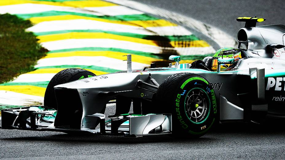 Lewis Hamilton durante o treino classificatório no circuito de Interlagos, em São Paulo