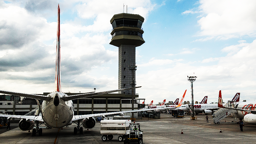Linhas aéreas gol e Tam em Congonhas São Paulo