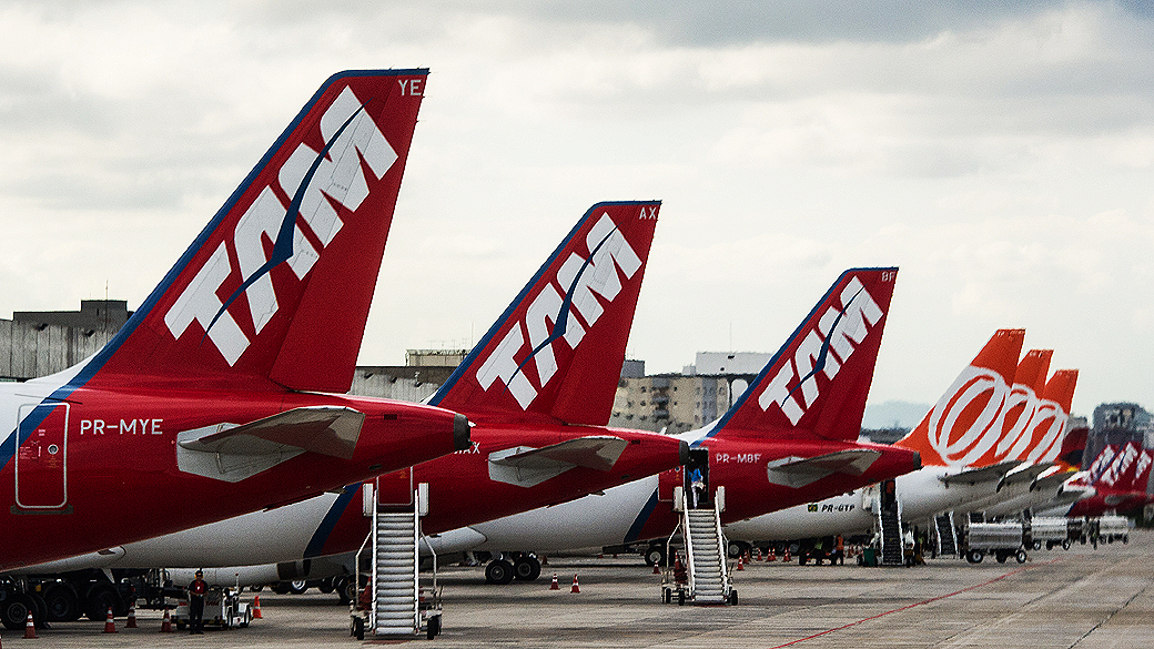 Linhas aéreas gol e Tam em Congonhas São Paulo